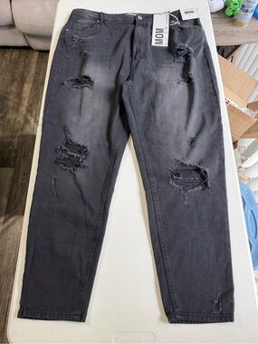 Black distressed mom jeans with ripped details NWT size 15/T-0074